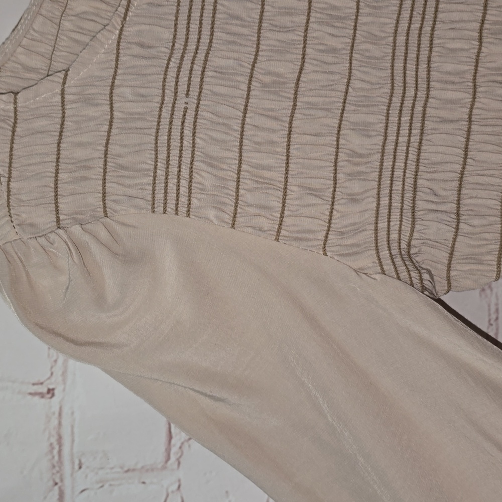Mustard Seed Cream Long Sleeve Ruffle Bottom Blouse Womens Size L - Picture 4 of 14
